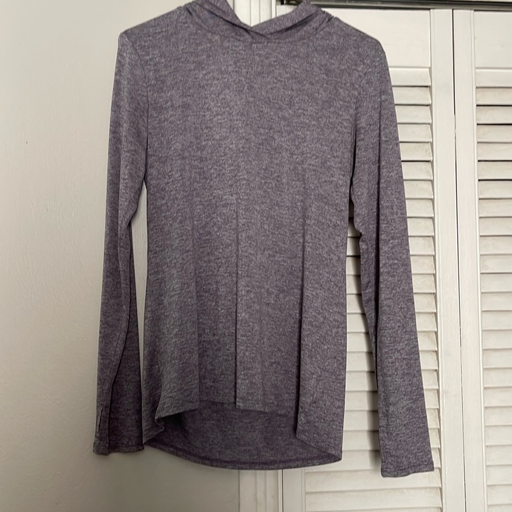 Light purple long sleeve hooded shirt